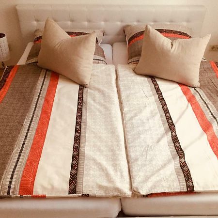 Ferienwohnung Am Schmidtstedter Knoten Ерфурт Екстериор снимка