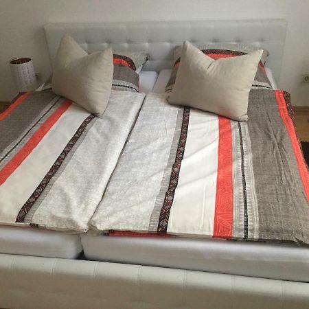 Ferienwohnung Am Schmidtstedter Knoten Ерфурт Екстериор снимка