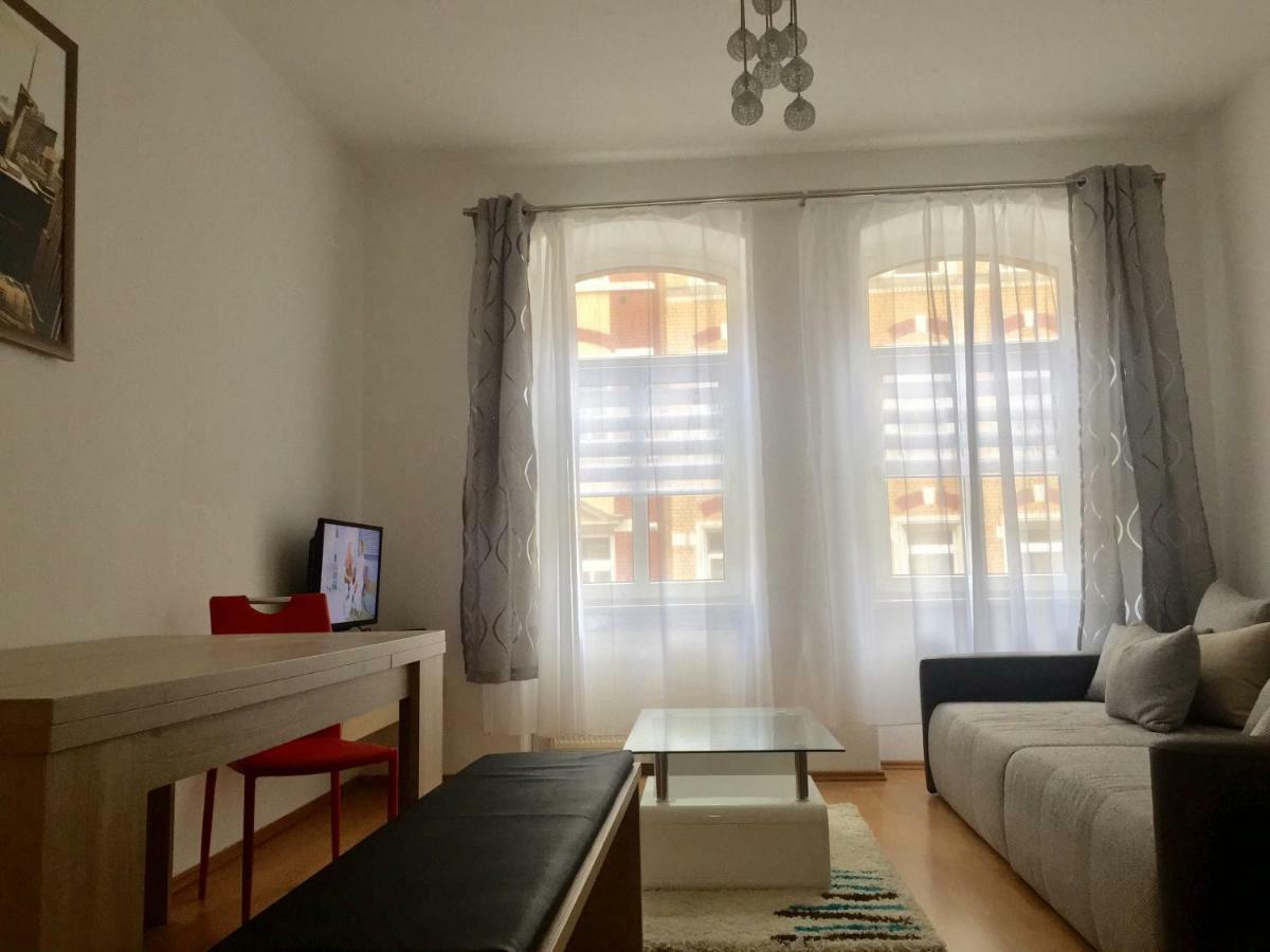 Ferienwohnung Am Schmidtstedter Knoten Ерфурт Екстериор снимка
